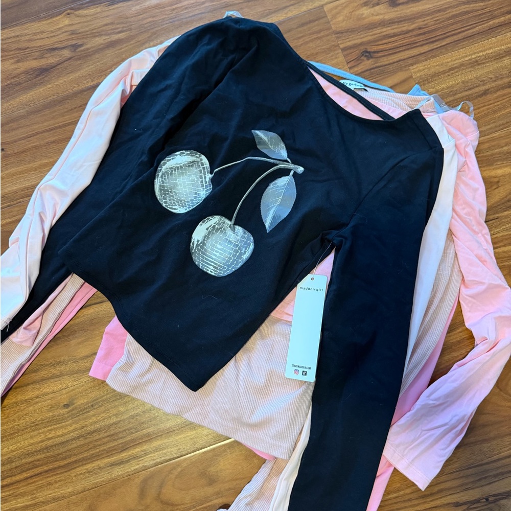 long sleeves 4 small 1 xs 1 medium